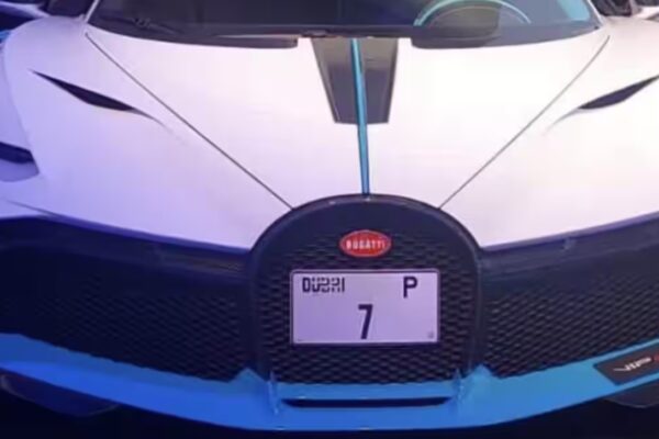 Румыния могла бы иметь льготные регистрационные номера, как в Дубае, состоящие только из одной цифры или буквы. Цена огромная