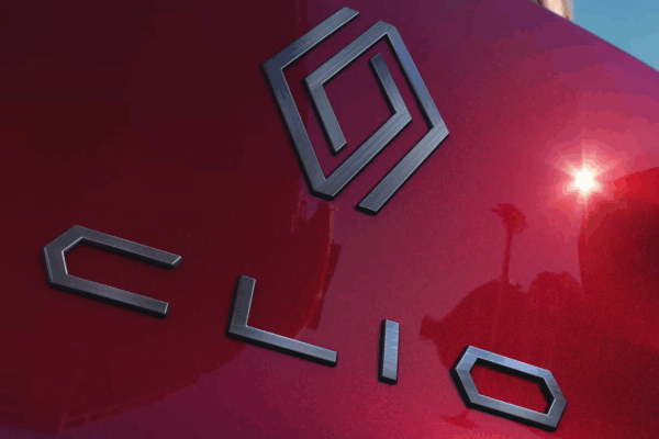 Новым директором по дизайну Renault стал Александр Мальваль.