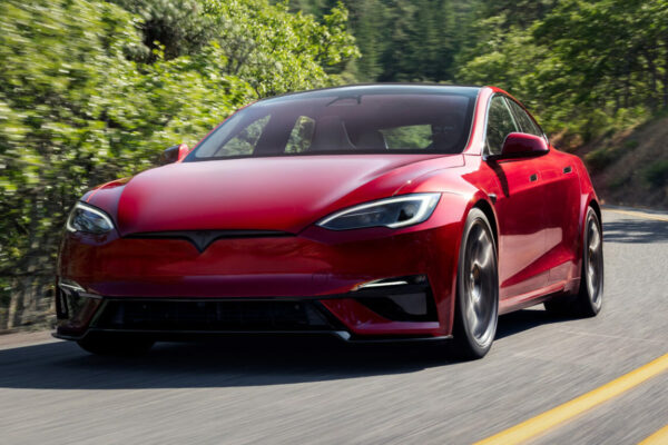 Tesla стала объектом нового расследования функционирования системы полного самоуправления