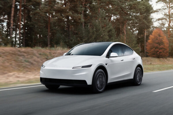 Модель Tesla y стандарт - официальная цена в Румынии