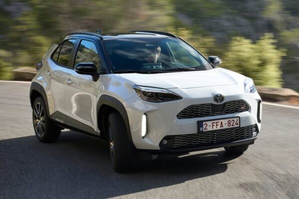 Toyota укрепляет свои позиции в Европе: Yaris Cross остаётся самой продаваемой моделью 2025 года