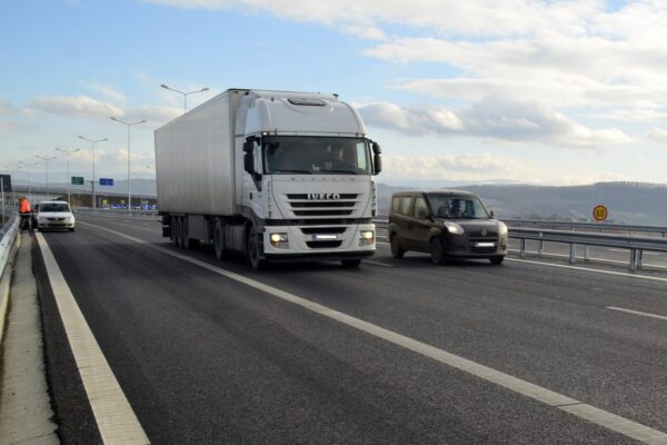 ВИДЕО | Как выглядит новейший участок автомагистрали, открытый в Румынии. Он имеет 20 мостов и переходов и стоит почти 1,5 миллиарда леев.