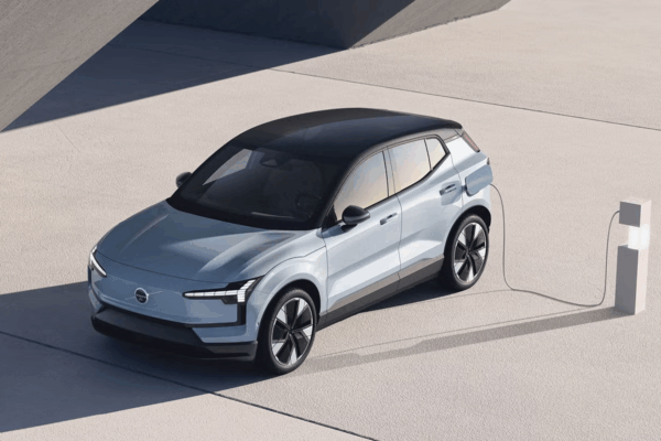 Бесплатная зарядка для покупателей электромобилей Volvo в Швеции в течение одного года