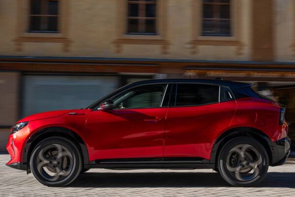 Alfa Romeo Junior получит пакет оборудования Sport Speciale 2026 года