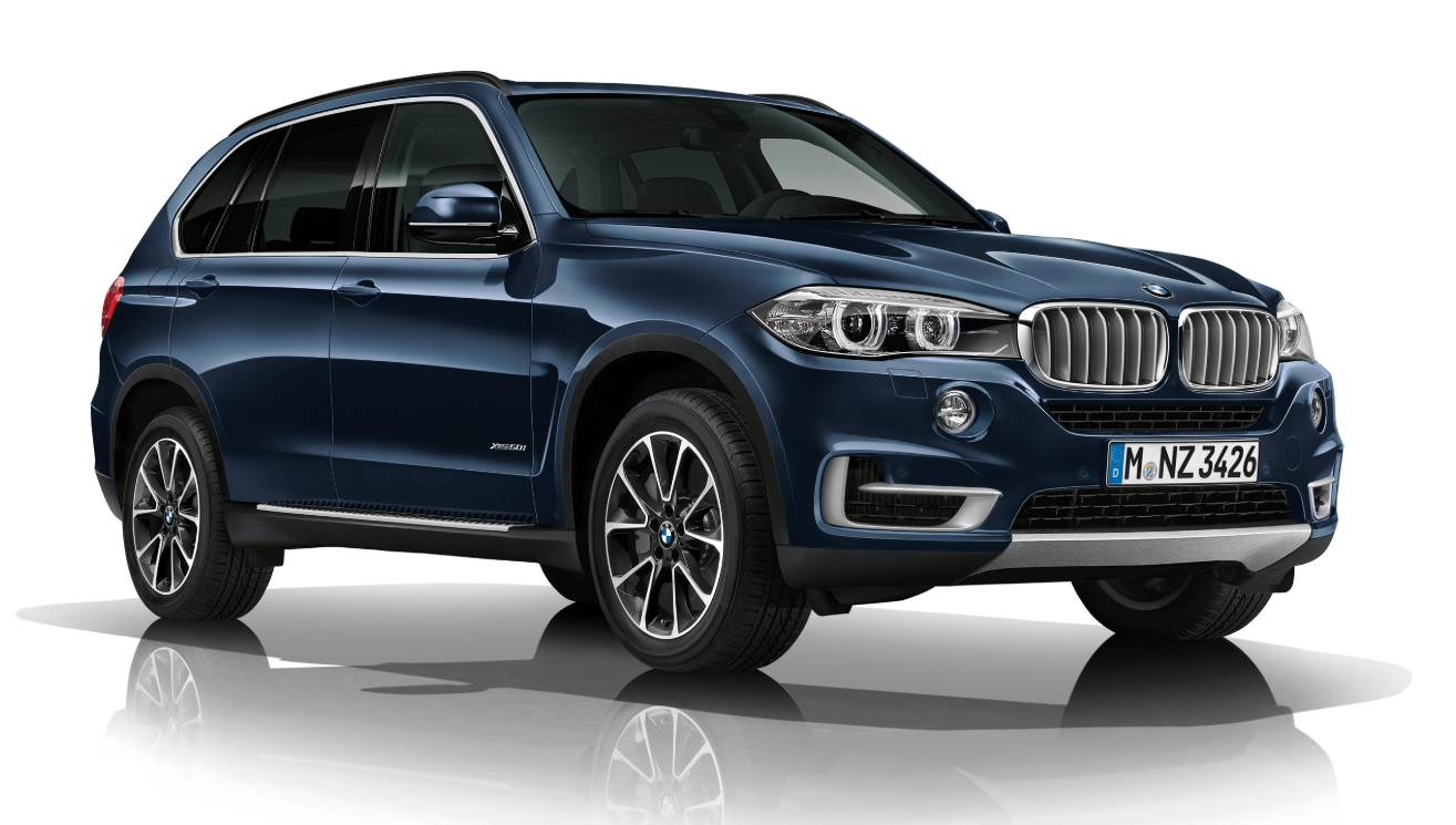 Ущерб почти на 2 миллиона долларов после того, как его палец застрял в двери BMW X5