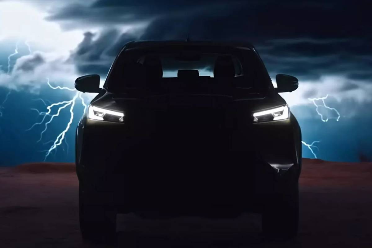 Toyota раскрыла силуэт нового Hilux – ВИДЕО