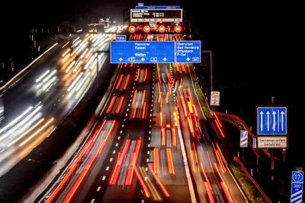 Дороги и автомагистрали без ограничения скорости: что будет, если превысить 300 км/ч