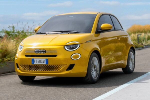 Гибрид Fiat 500, новый конкурент Toyota Aygo X, запущен в производство