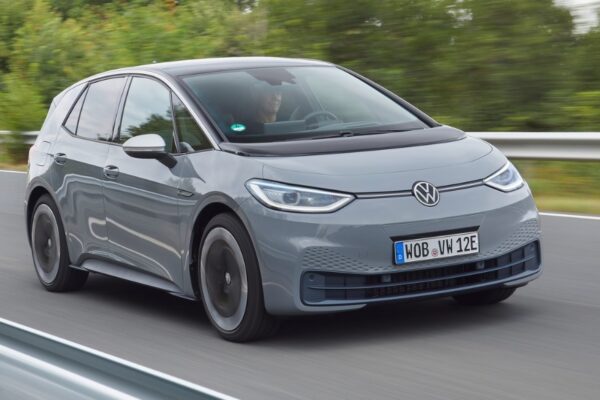 Автомобильный рынок Румынии: в октябре 2025 года электромобили вырастут на 86% благодаря программе Rabla