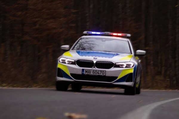 ЭКСКЛЮЗИВ | Десятки уголовных дел после того, как полиция проанализировала изображения с новых радаров-треножников. За рулем были другие люди