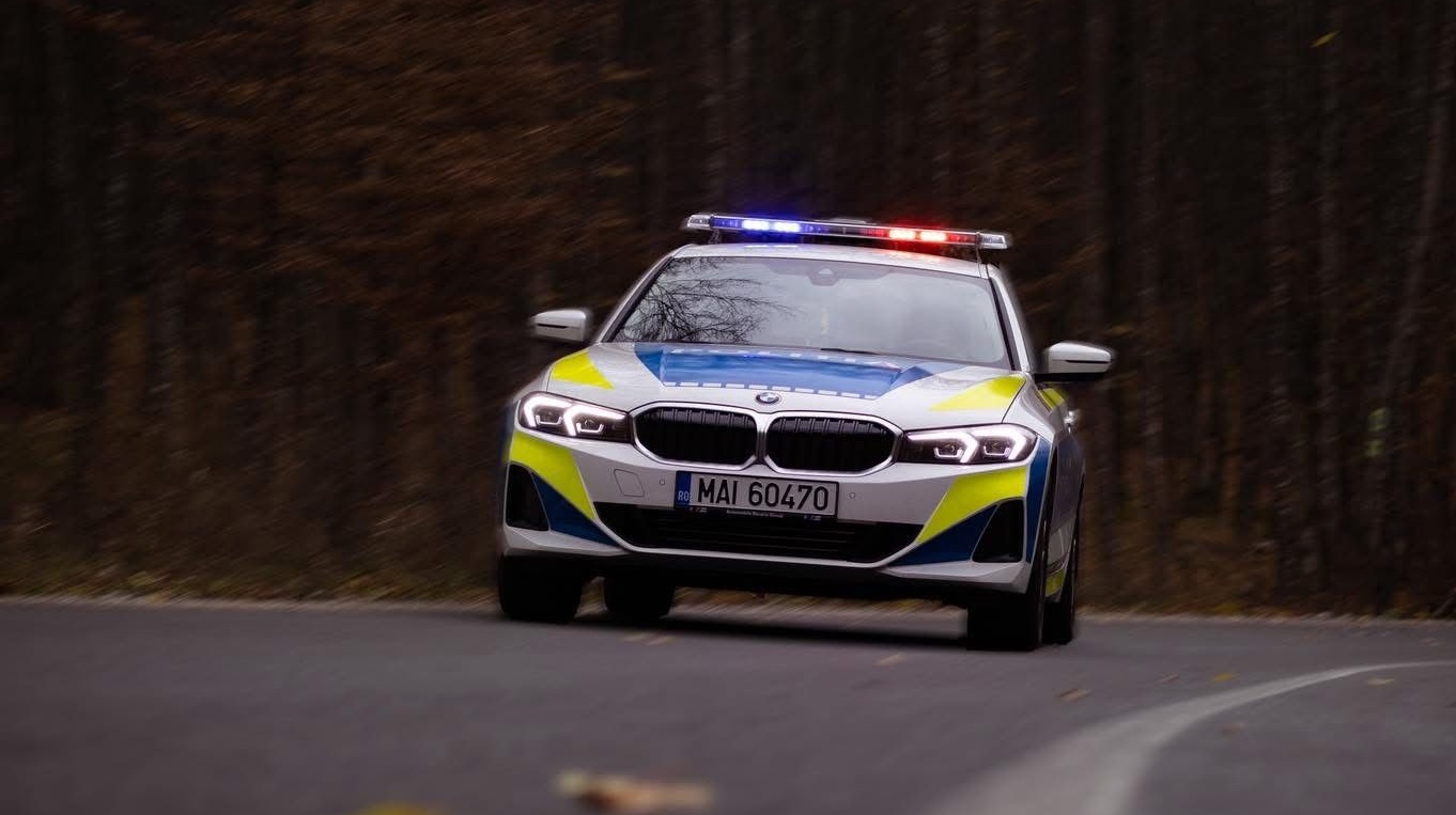 ЭКСКЛЮЗИВ | Десятки уголовных дел после того, как полиция проанализировала изображения с новых радаров-треножников. За рулем были другие люди