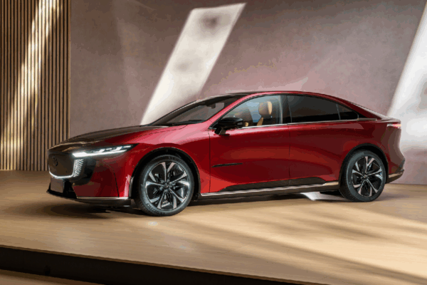 Mazda6e, новейшая модель компании, доступная в Европе, включая Румынию.