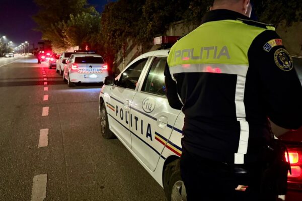 Масштабные проверки в Бухаресте: Полиция заблокировала парковку, где собиралась молодежь на модифицированных машинах