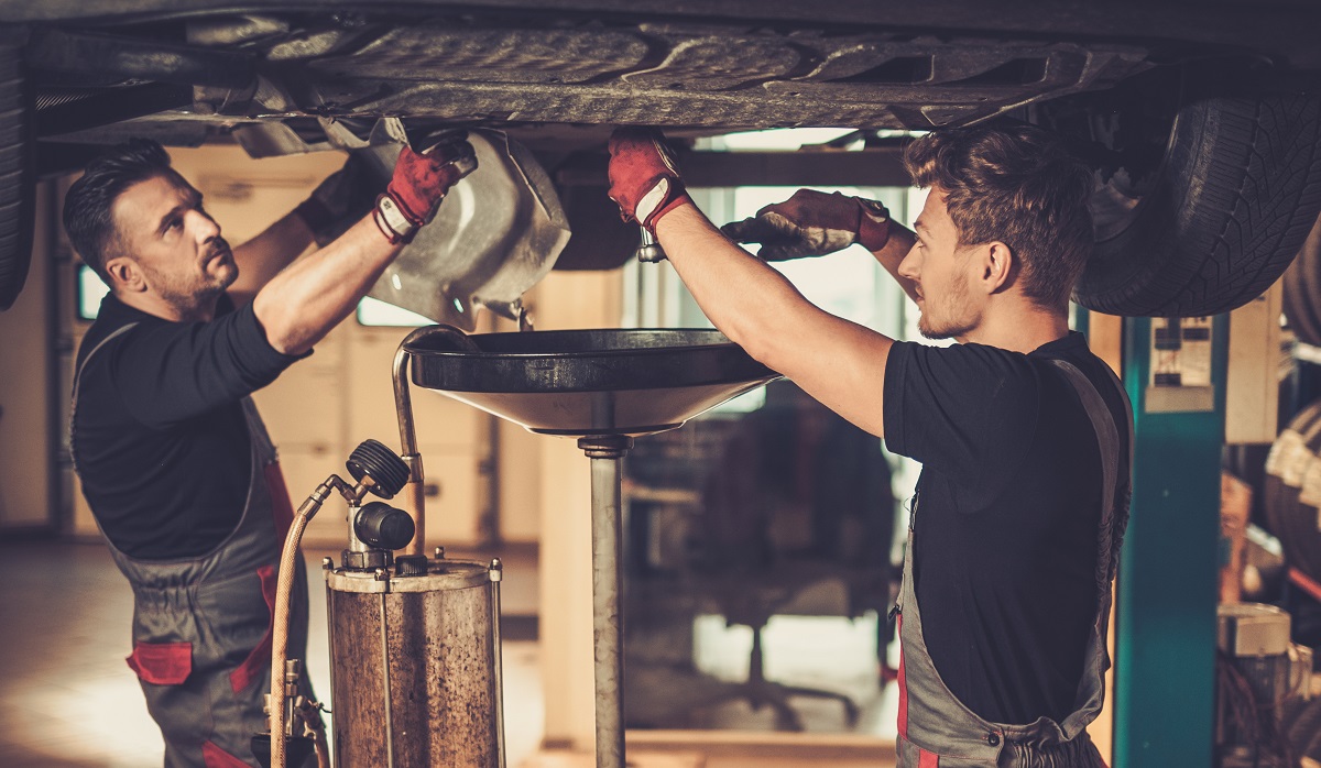 Как часто следует производить замену масла и почему интервал в 2 года или 30 000 км нереален