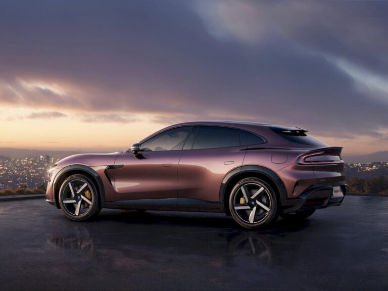 Xiaomi превосходит свои цели и повышает ставки: в 2025 году будет поставлено 400 000 электромобилей