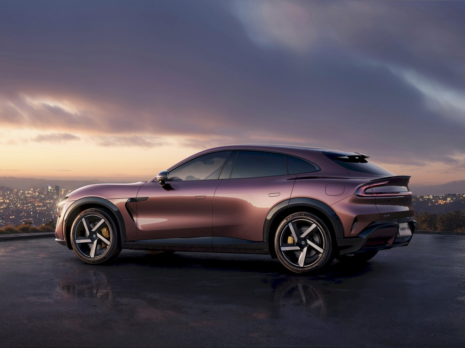 Xiaomi превосходит свои цели и повышает ставки: в 2025 году будет поставлено 400 000 электромобилей