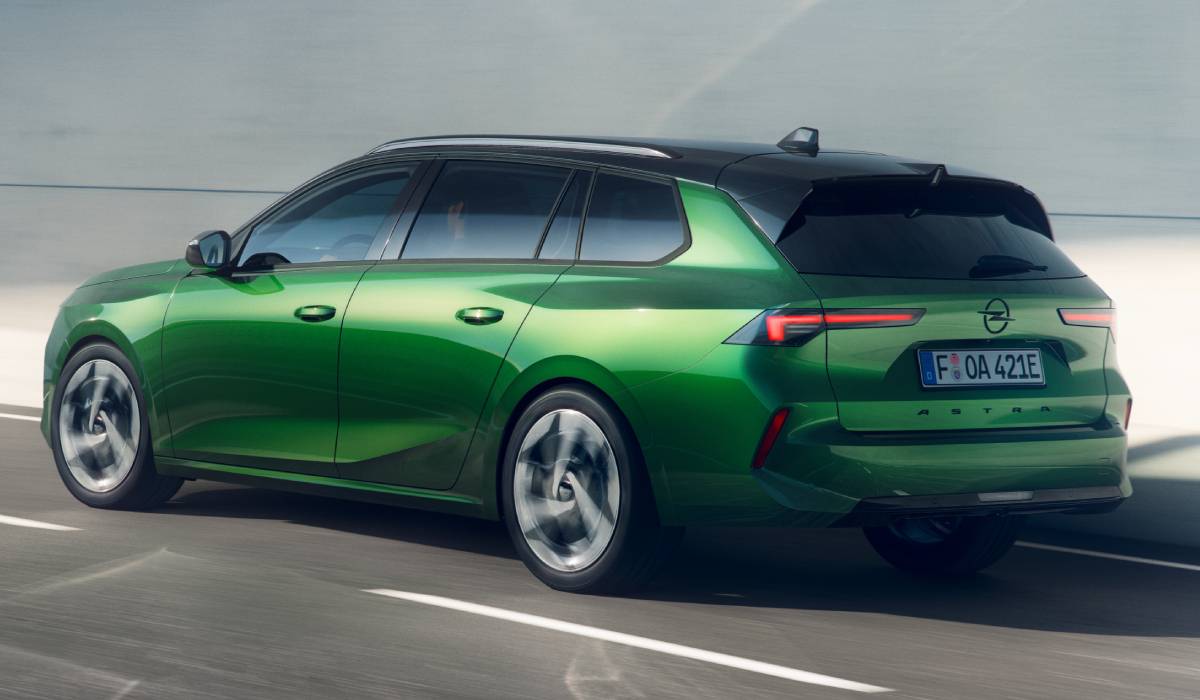 Когда фейслифтинговый Opel Astra появится в Румынии? Новые подробности о конкуренте Volkswagen Golf