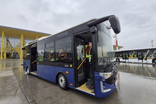 Видео | Электробус без водителя проходит испытания в аэропорту Клуж-Напока