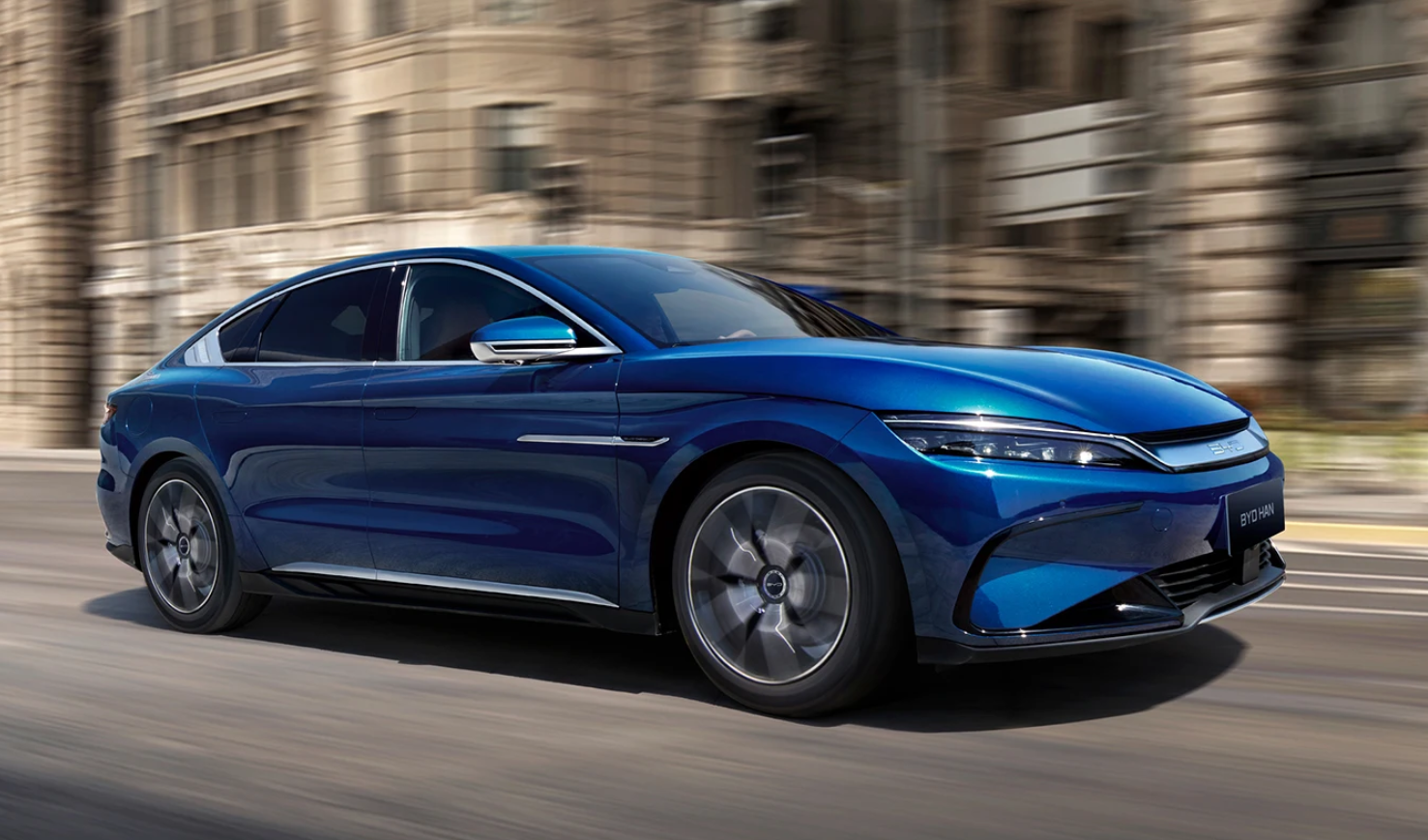 Исторический момент на рынке электромобилей: Tesla уступает лидирующие позиции китайскому производителю