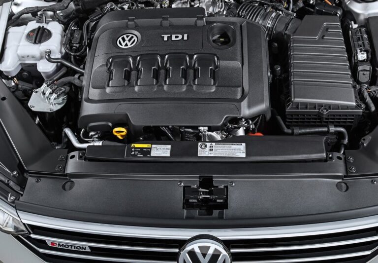 Видео | Почему двигатели старого поколения потребляют меньше: виноваты системы борьбы с загрязнением