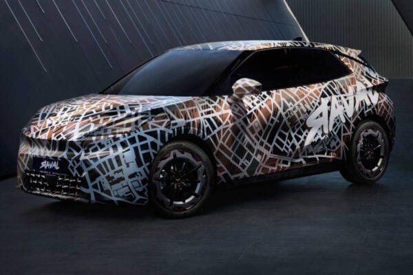 Новый Cupra Raval: доступный городской электромобиль по цене 26 000 евро и дебют в 2026 году.