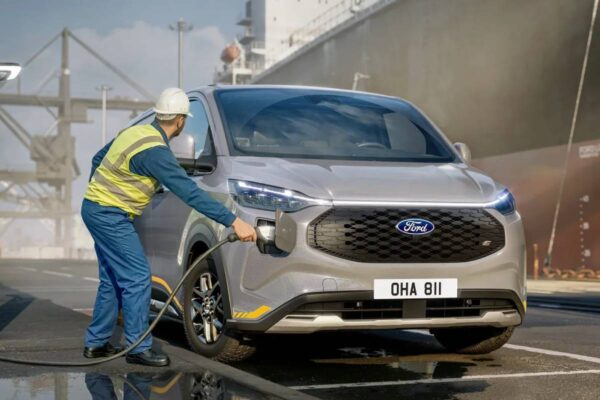 Электрофургон Ford Transit Custom получит больший запас хода