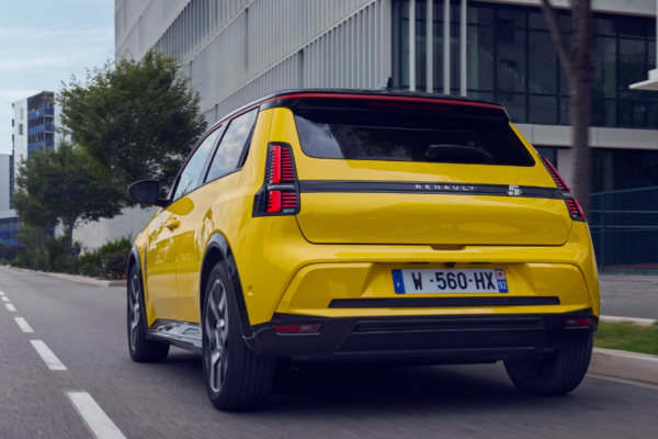 Румынская компания удвоила количество станций зарядки электромобилей. Имеет более 1100 единиц.