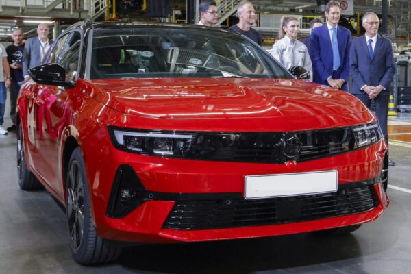 Бывший руководитель Stellantis: Через 5 лет 10 автозаводов в Европе закроются из-за решений ЕС