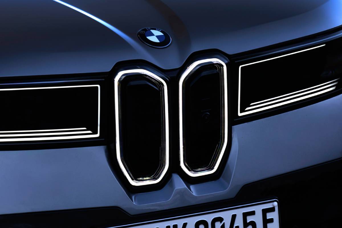 BMW публикует загадочный тизер: какая модель будет представлена ​​в канун Рождества?