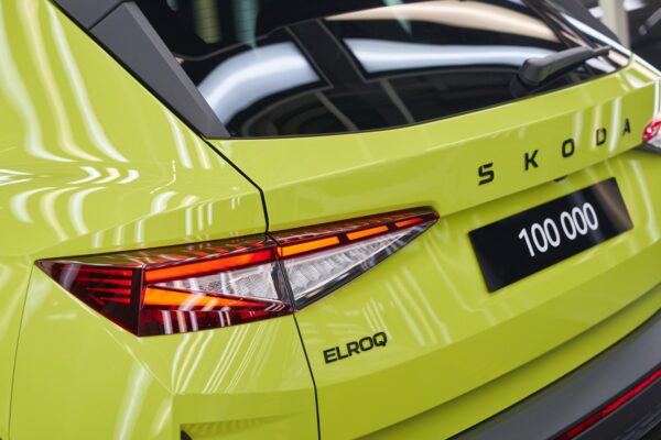 Skoda отмечает выпуск 100 000 единиц Elroq всего через год после начала производства