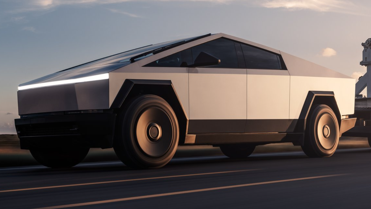 Эксклюзив | Запрещенный в Европе Tesla Cybertruck может легально ездить в Румынии. ИГПР: «В условиях, установленных ПДД»