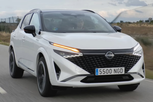 Экстремальный тест Nissan Qashqai: сколько времени он ездит на одной заправке? Nissan говорит 1200 км, реальность на дорогах говорит об обратном