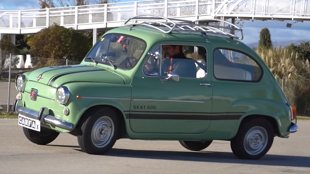 Тест на лосях с автомобилем, построенным 50 лет назад. Его сравнивали с Dacia Spring.