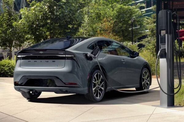 Спад дизельного топлива продолжается: гибриды набирают популярность в Европе