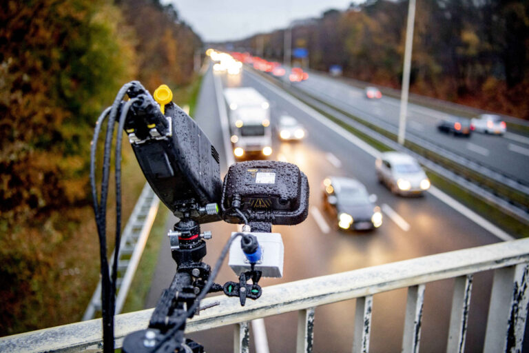 Стационарный радар с искусственным интеллектом зафиксировал более 1000 отклонений всего за 4 дня