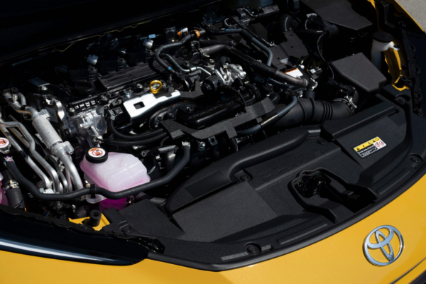 Румын много лет ездил на гибридной Toyota, но ни разу не менял масло: «Я думал, что она электрическая»