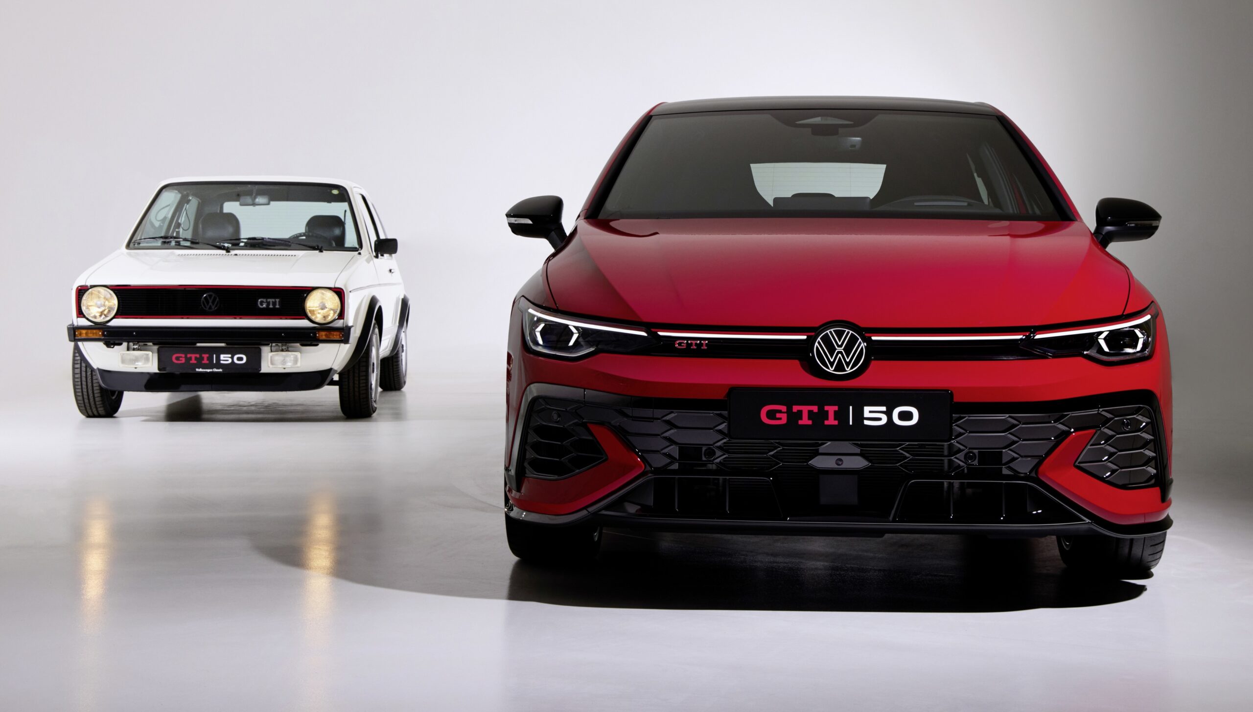 Volkswagen отмечает 50-летие Golf GTI в 2026 году. От 110 до 325 л.с. в юбилейной версии