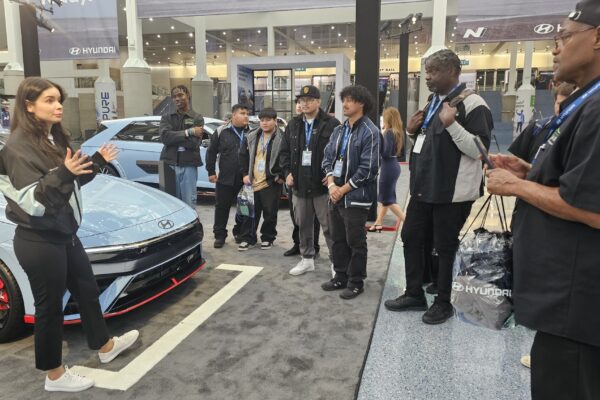 Колледж в США бесплатно чинит частные автомобили, чтобы его студенты могли освоить профессию автомеханика. Число лыжников стремительно росло