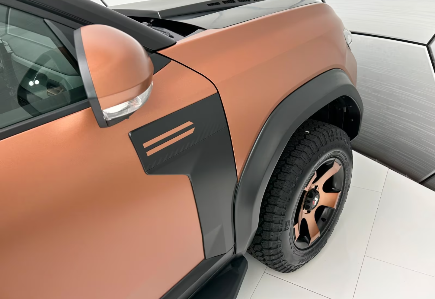 Вот так выглядит самый дорогой Dacia Bigster. Радикальная трансформация новейшего внедорожника в линейке Dacia