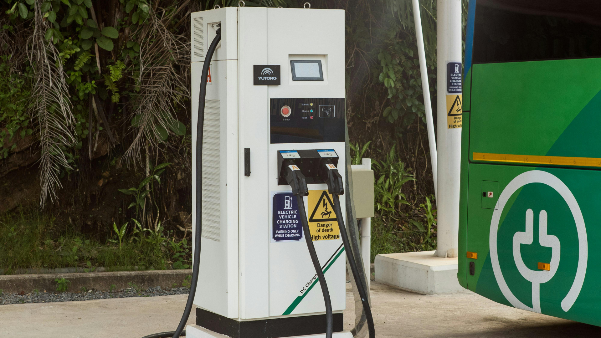 Муниципалитет Сфынту-Георге покупает 22 новых электробуса и 15 зарядных станций. Стоимость покупки оценивается в 57,5 ​​млн леев.