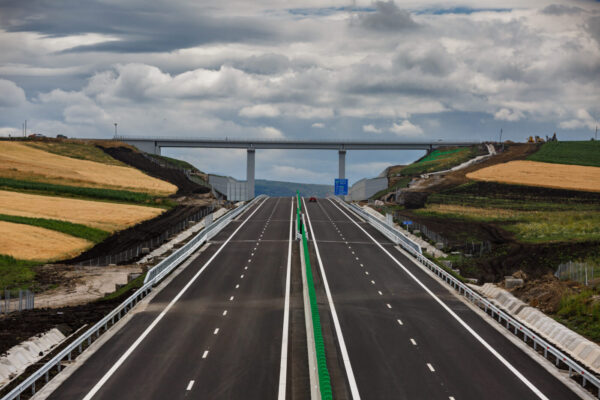 CNAIR выделяет 4,22 миллиарда евро на оснащение новых автомагистралей и скоростных дорог в Румынии служебными помещениями и заправочными станциями