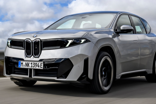 Вы можете разговаривать с новым внедорожником BMW, как если бы он был человеком. И машина действительно поймет