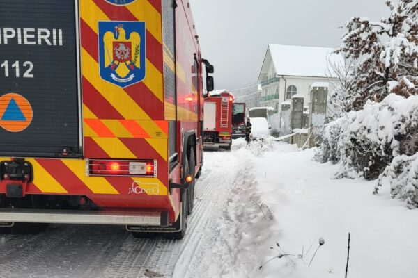 Внимание водители! Желтый и оранжевый коды суровой погоды будут действовать до 15:00 завтрашнего дня (9 января).