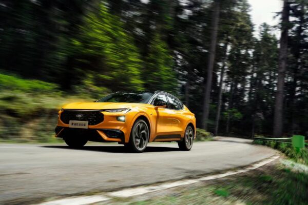 Почему Форд отказался от седанов? Генеральный директор Ford Джим Фарли объясняет