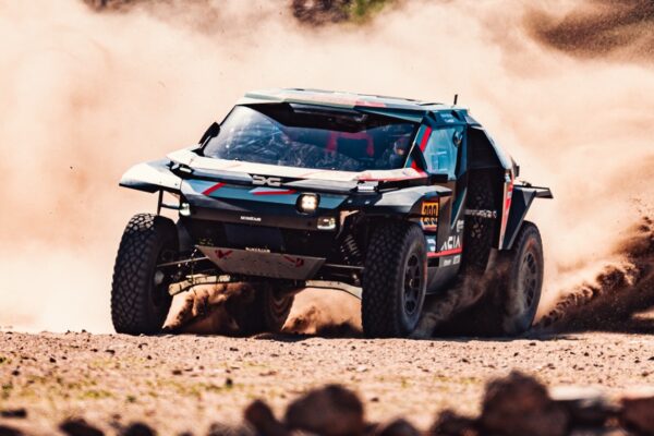 Dacia Sandriders, солидный дебют в Дакаре-2026: 2-е место на первом этапе для Аль-Аттии