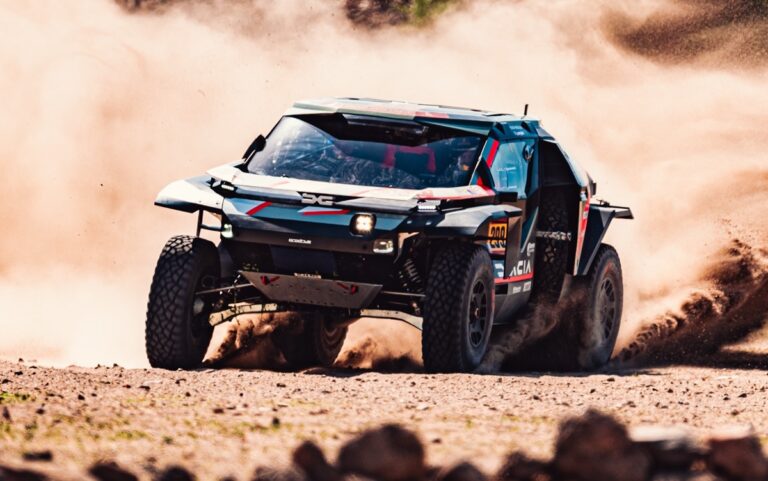 Dacia Sandriders, солидный дебют в Дакаре-2026: 2-е место на первом этапе для Аль-Аттии