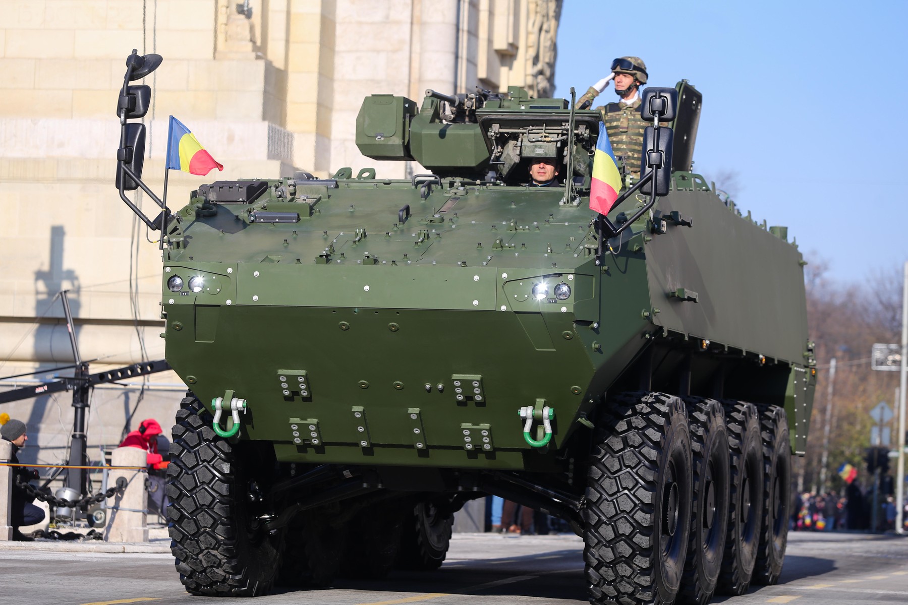 Румыния закупает тысячи военных машин на сумму более 4,2 миллиарда евро через механизм SAFE. Вот что в списке