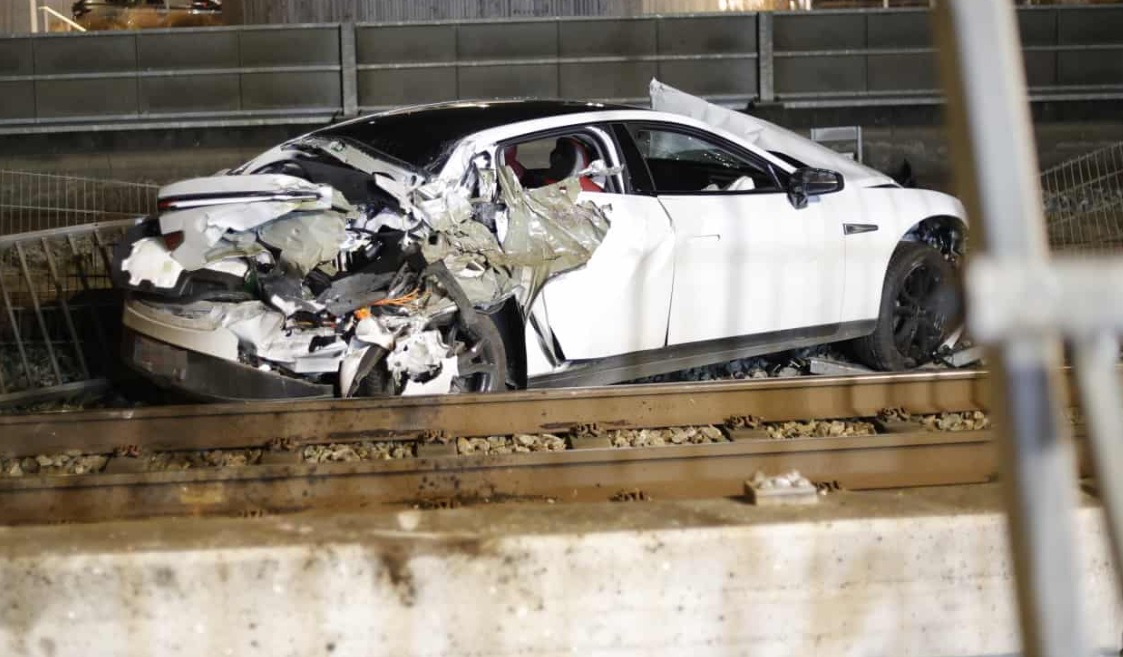 5 звезд Euro NCAP подтверждены реальностью: XPENG P7 защитил машиниста при столкновении с поездом