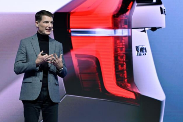 Volvo объявила, что Томас Ингенлат станет новым руководителем отдела дизайна. Ингенлат был генеральным директором Polestar.