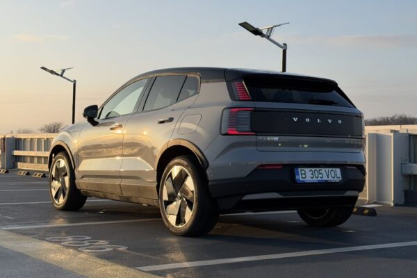 Volvo EX30 Cross Country мощностью 428 л.с.: что вы получаете за 47 000 евро